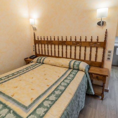 Hostal Санто-Доминго-де-Силос Экстерьер фото