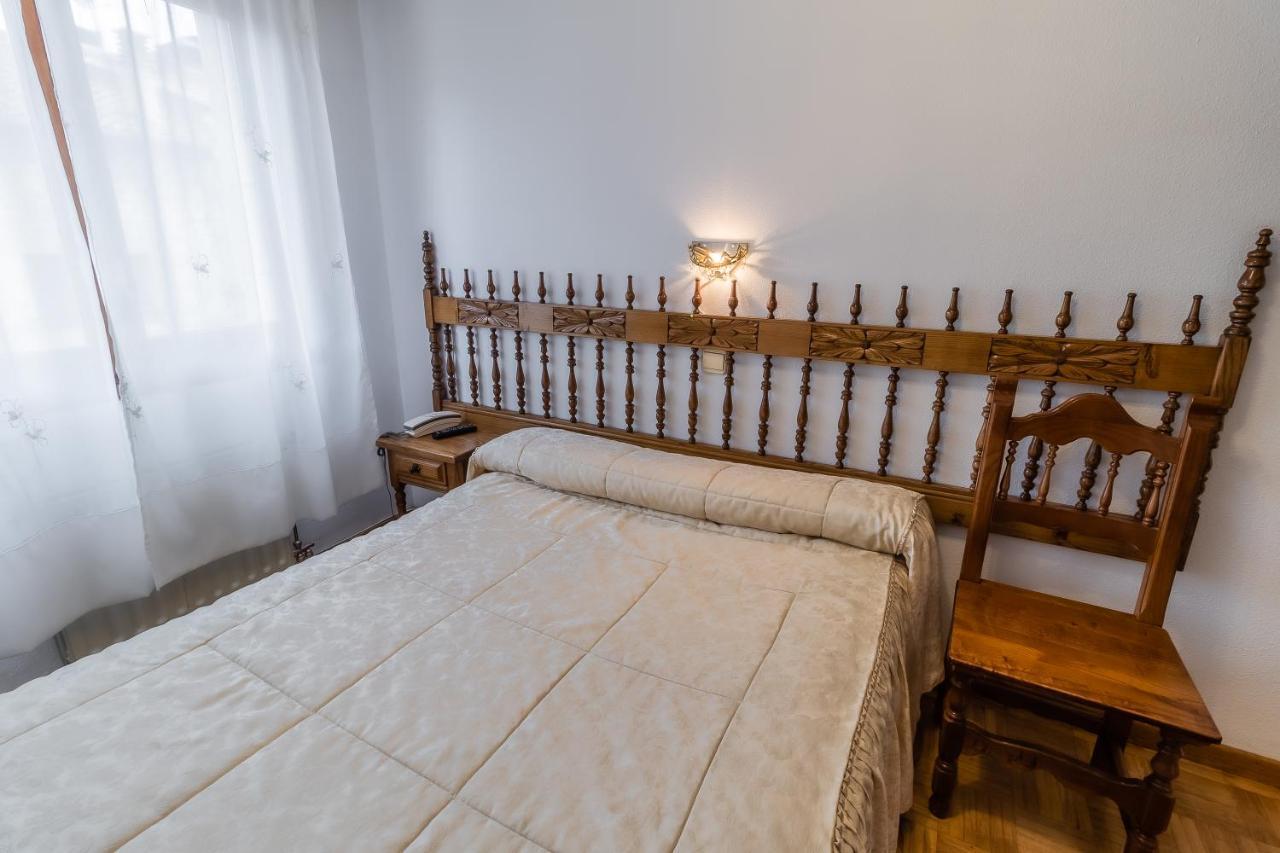 Hostal Санто-Доминго-де-Силос Экстерьер фото