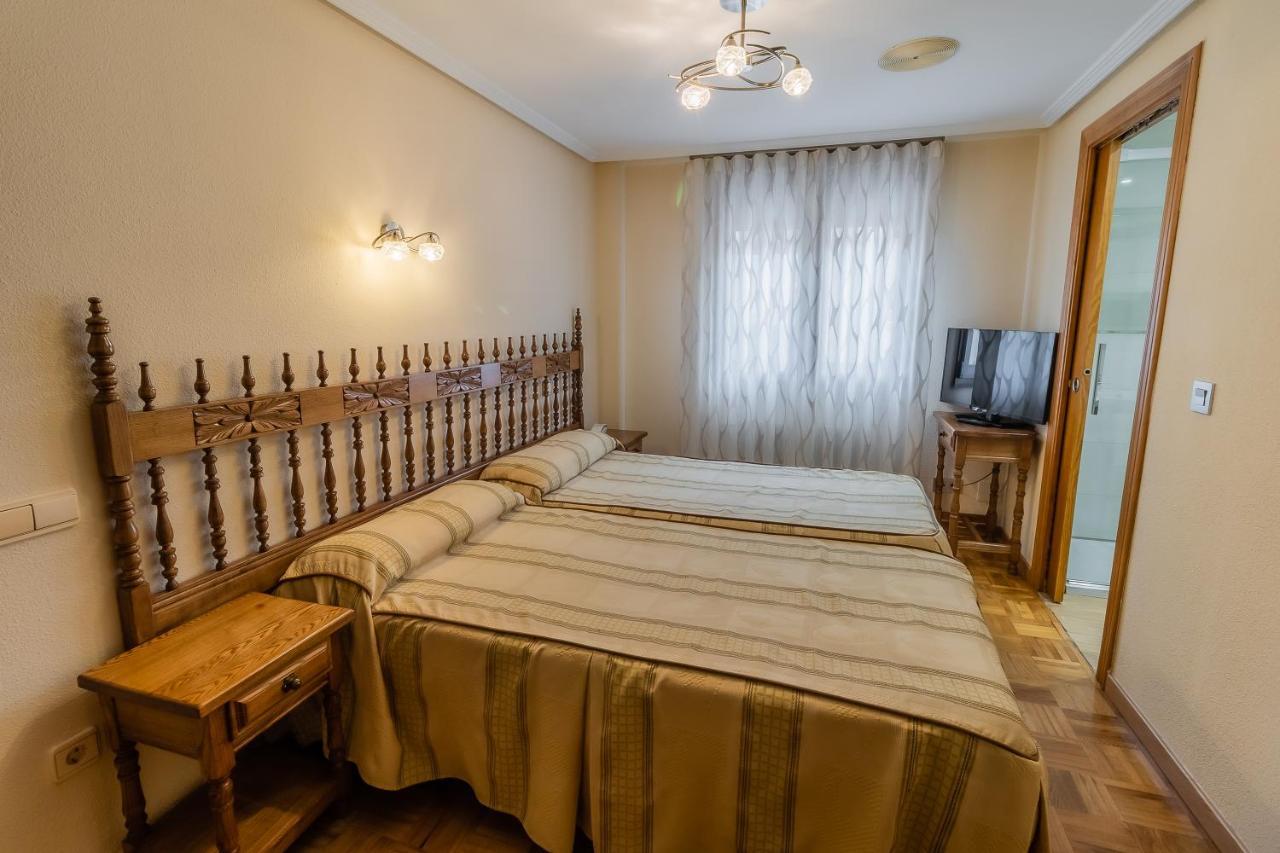Hostal Санто-Доминго-де-Силос Экстерьер фото