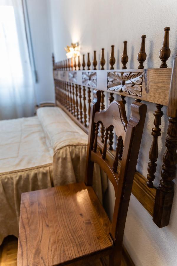 Hostal Санто-Доминго-де-Силос Экстерьер фото
