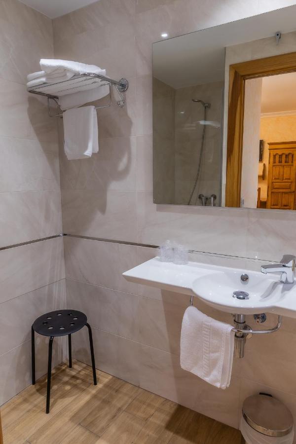 Hostal Санто-Доминго-де-Силос Экстерьер фото