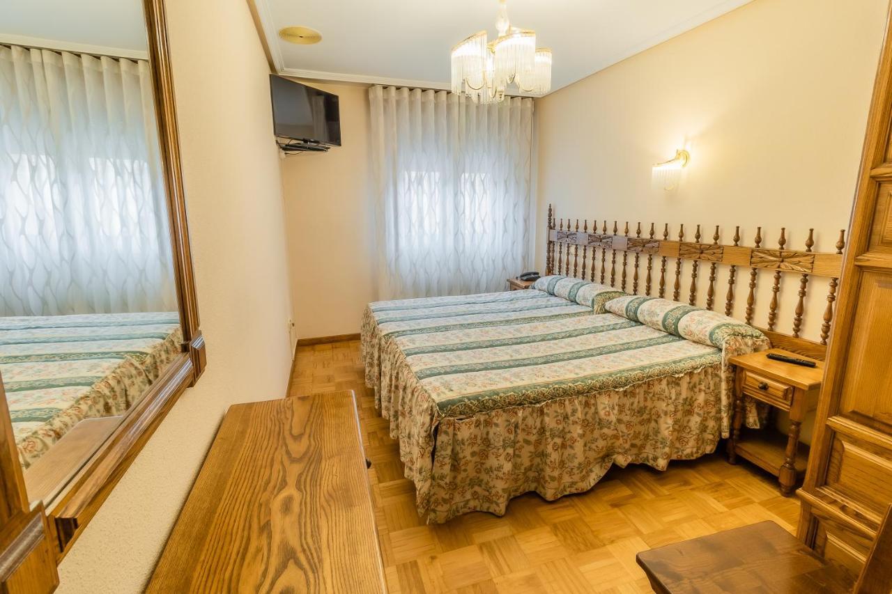 Hostal Санто-Доминго-де-Силос Экстерьер фото