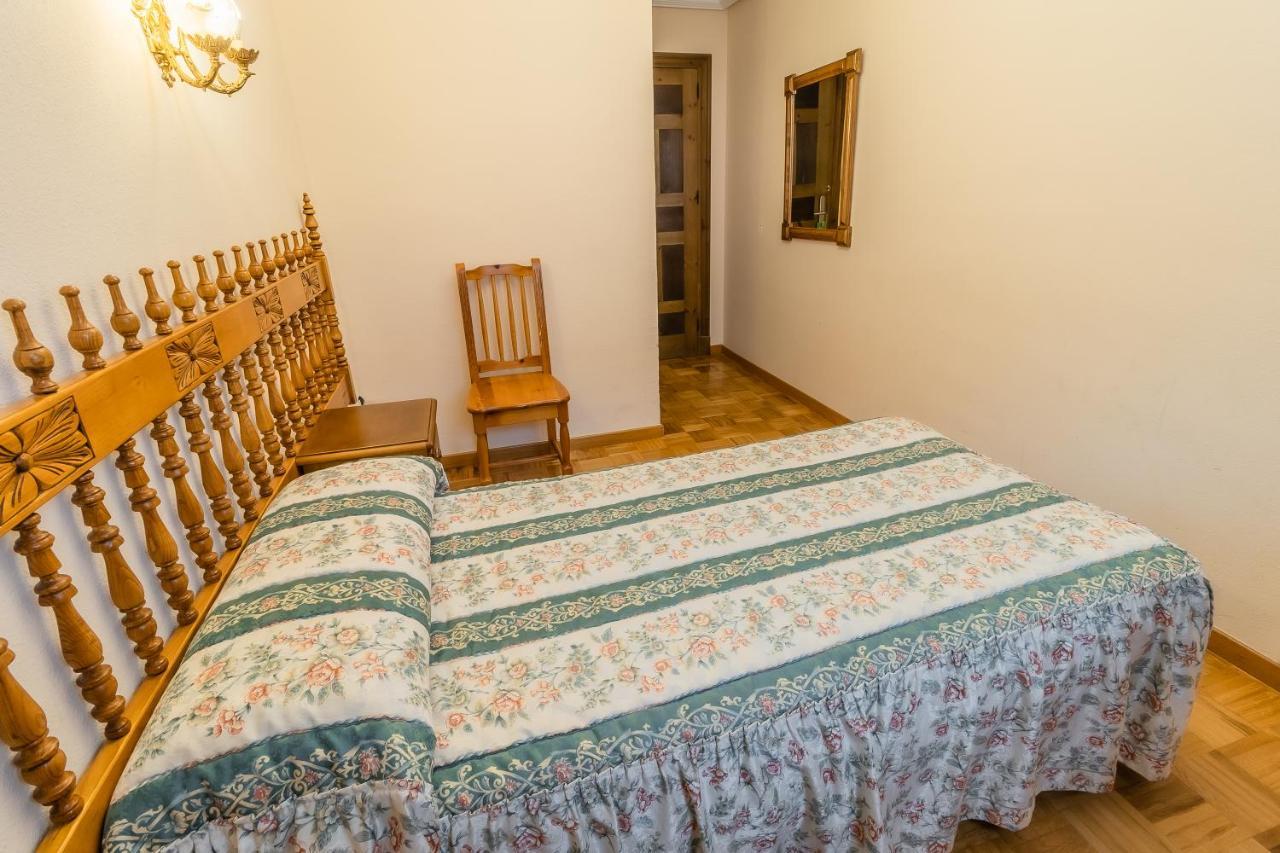 Hostal Санто-Доминго-де-Силос Экстерьер фото