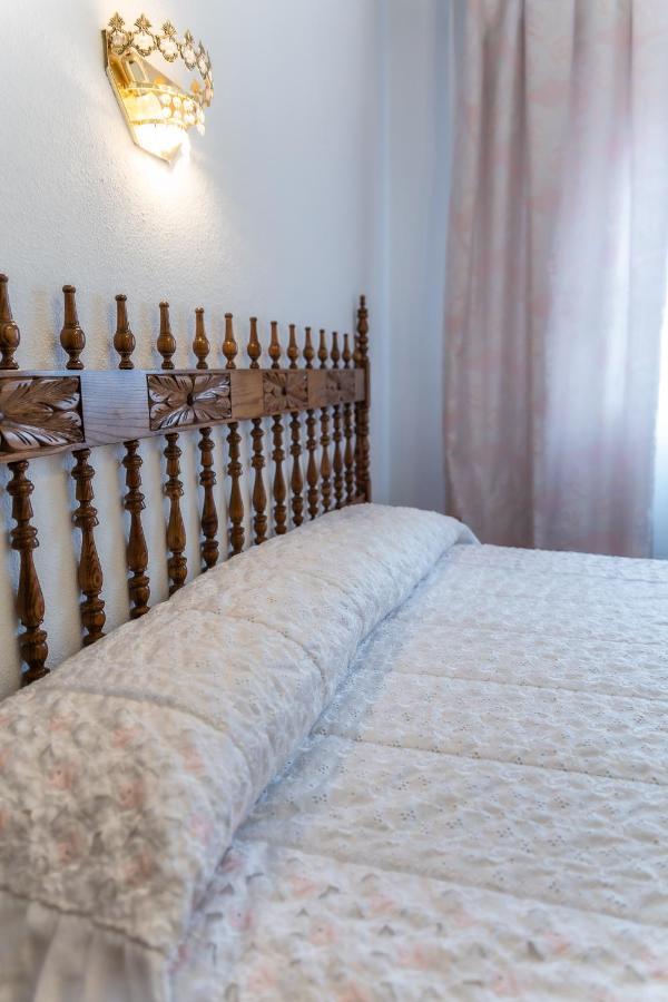 Hostal Санто-Доминго-де-Силос Экстерьер фото