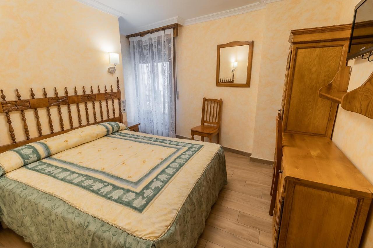 Hostal Санто-Доминго-де-Силос Экстерьер фото